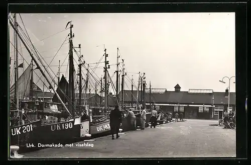AK Urk, Dormakade met visafslag