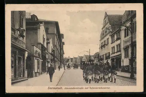 AK Darmstadt, Blick in die Alexanderstrasse mit Infanteriekaserne