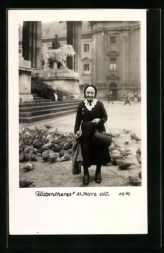 AK München, Münchener Charakterkopf Taubentheres 83 Jahre alt