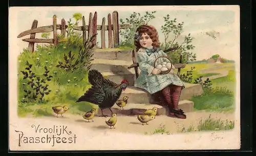 Präge-AK Mädchen beobachtet Osterküken mit Henne