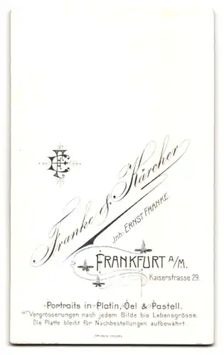 Fotografie Franke & Kärcher, Frankfurt a. M., Kaiserstrasse 29, Bürgerlicher mit Locken und Zwicker