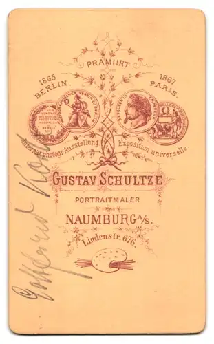 Fotografie Gustav Schultze, Naumburg, Lindenstrasse 676, Ernster Jüngling mit Seitenscheitel