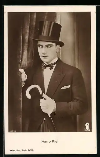 AK Schauspieler Harry Piel hinter Vorhang