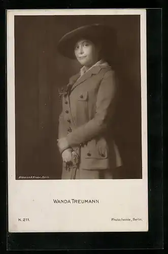 AK Schauspielerin Wanda Treumann lächelt freundlich