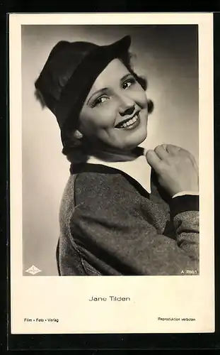 AK Schauspielerin Jane Tilden lächelt breit