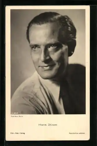 AK Schauspieler Hans Stüwe in weissem Hemd