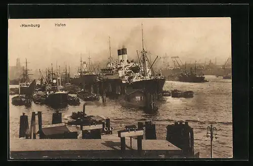 AK Hamburg, Schiffe an der Werft