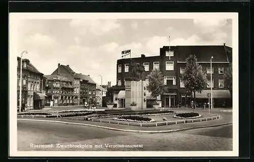 AK Roermond, Zwartbroekplein met Verzetsmonument