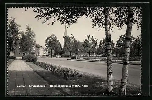 AK Geleen-Lindenheuvel, Bloemenmarkt met R. K. Kerk