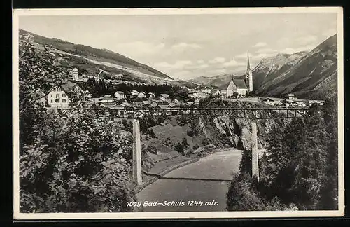 AK Bad-Schuls, Panorama mit Viadukt vor dem Ort