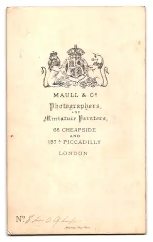 Fotografie Maull & Co., London, 187a. Piccadilly, Gutbürgerlicher Herr mit Backenbart mit Regenschirm im Halbprofil