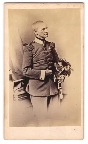 Fotografie R. v. Bohr, Wien, Portrait König Johann von Sachsen in Uniform mit Orden