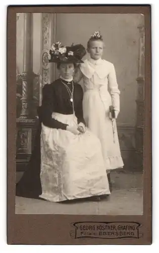 Fotografie Georg Köstner, Grafing, Portrait Mutter mit ihrer Tochter zur Kommunion im weissen Kleid