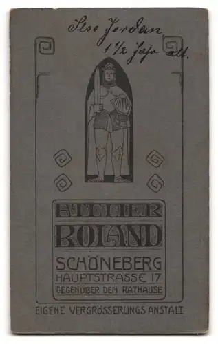 Fotografie Atelier Roland, Berlin-Schöneberg, Hauptstr. 17, Mädchen Ilse Jordan im Pelzmantel mit Mütze