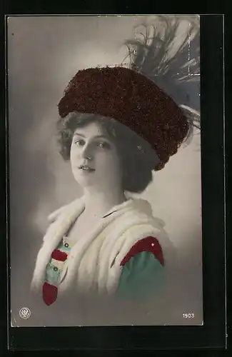 Foto-AK NPG Nr. 1903: Dame mit Pelz