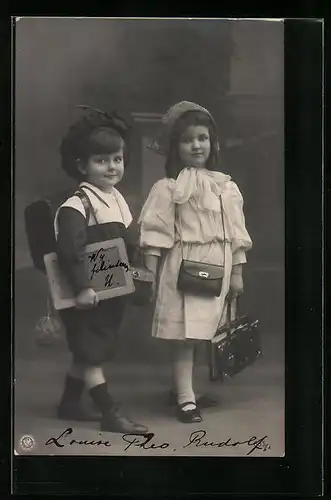 Foto-AK NPG Nr. 885 /4: Kinder mit Schulranzen