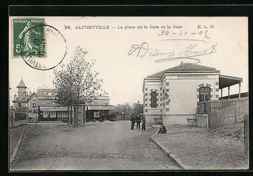 AK Alfortville, La place de la Gare et la Gare, Bahnhof