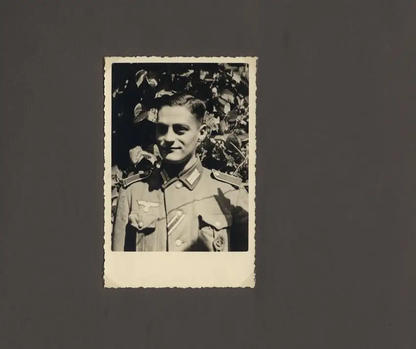 Fotoalbum 2.WK mit 124 Fotografien, Ansicht Paris, Wehrmacht Besatzungssoldaten & Stadtansichten von Paris 1