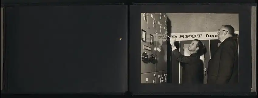 Fotoalbum mit 18 Fotografien 1963, Türkische Funktionäre besuchen English Electric Liverpool & Netherton Works 13