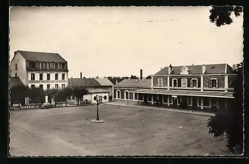 AK La Loupe, La Gare, Bahnhof