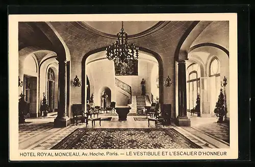 AK Paris, Hotel Royal Monceau, Av. Hoche - Le Vestibule et l`Escalier d`Honneur