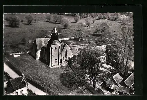 AK Garnay, Fliegeraufnahme der Kirche mit der kleinen Ortschaft