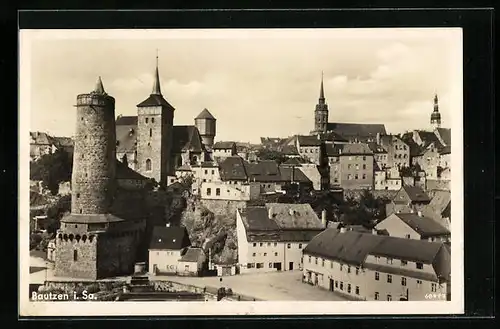 AK Bautzen i. Sa., Stadtansicht mit Blick zur Kirche