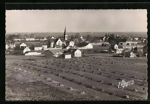 AK Orgeres-en-Beauce, Vue Generale, L`Eglise