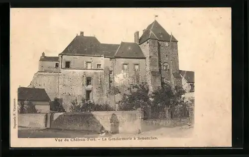AK Senonches, Vue du Chateau-Fort, La Gendarmerie a Senonches