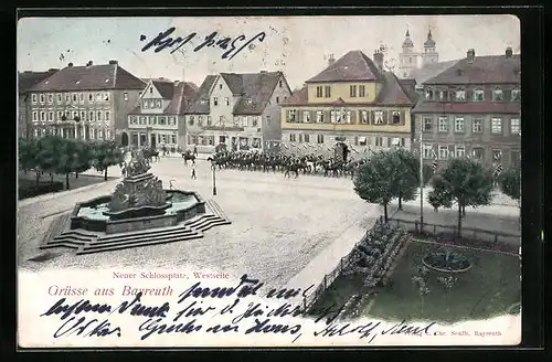 AK Bayreuth, Westseite des neuen Schlossplatz mit dem Brunnen