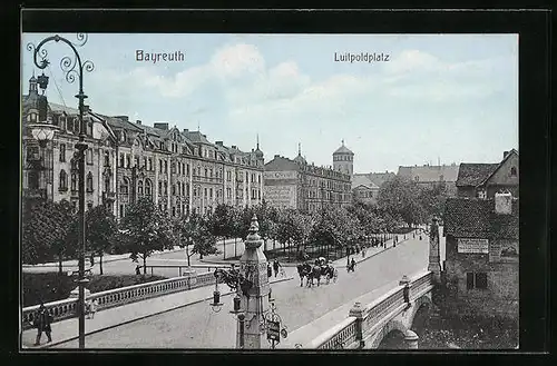 AK Bayreuth, eine Pferdekutsche auf dem Luitpoldplatz