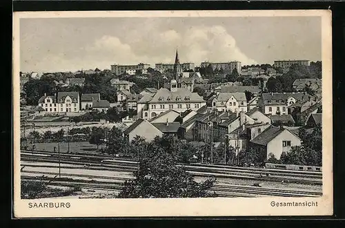 AK Saarburg, Gesamtansicht mit den Bahngleisen im Vordergrund