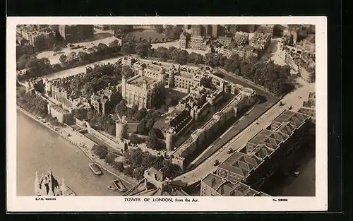 AK London, Tower of London, from the Air