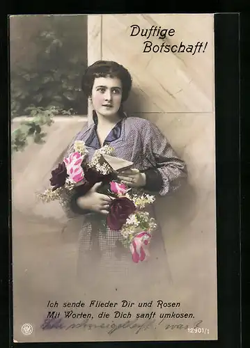 Foto-AK NPG Nr. 12901 /1: Duftige Botschaft!, Fräulein mit Blumen und Liebesbrief