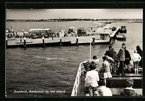 AK Ameland, Aankomst op het eiland