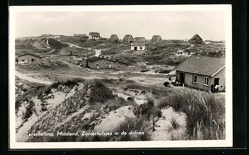 AK Terschelling-Midsland, Zomerhuisjes in de duinen