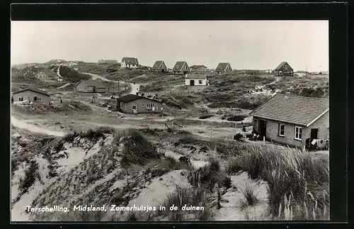 AK Terschelling-Midsland, Zomerhuisjes in de duinen