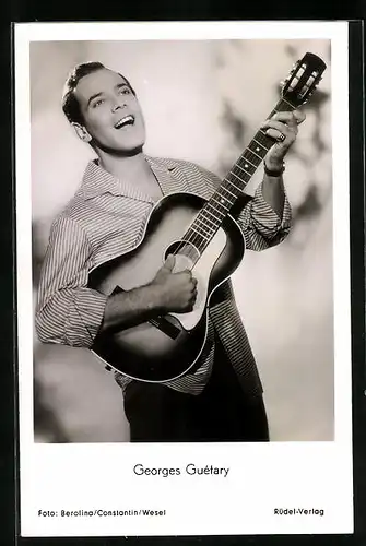 AK Schauspieler Georges Guetary, mit Gitarre in Liebe ist ja nur ein Märchen