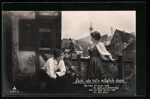 Foto-AK Photochemie Berlin Nr. 5189-2: Ach, wie ist's möglich dann, Liebespaar in Tracht vor einer Ortskulisse