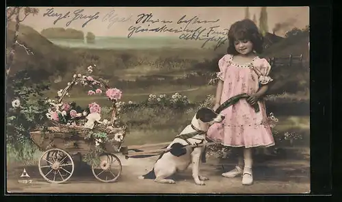 Foto-AK Photochemie Berlin Nr. 4129-2: Mädchen mit Hundekarren, hübsche Blumen als Ladung