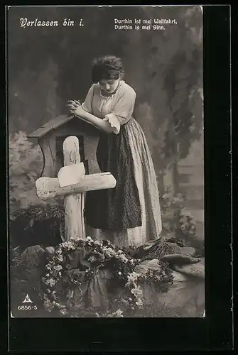 Foto-AK Photochemie Berlin Nr. 6856-5: Verlassen bin i., Fräulein an einem Grab