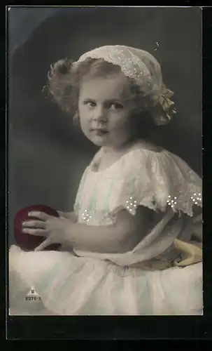 Foto-AK Photochemie Berlin Nr. 5076-3: blondes Mädchen mit Rüschenhaube