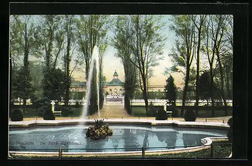 AK Potsdam, Schloss Sanssouci, an der Fontaine im Park