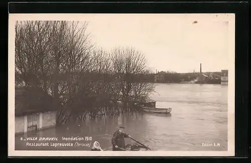 AK Villa-Draveil, Restaurant Lapreuvote, Terrasse, Inondation 1910, Boot im Hochwasser