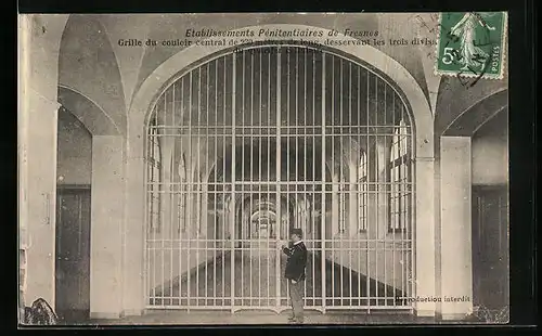 AK Fresnes, Etablissements Penitentiaires, Grille du couloir central, im Gefängnis