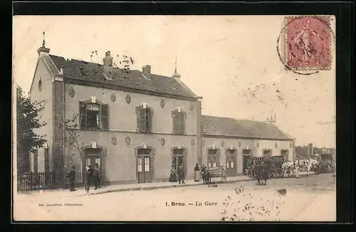 AK Brou, Kutschen vor dem Bahnhof