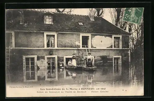 AK Bonneuil, Les Inondations de la Marne 1910, Entree du Restaurant du Moulin de Bonneuil, Maison Galerme
