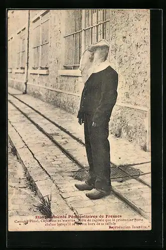 AK Fresnes, Etablissements Pénitentiaires, Costume Pénal, Capuchon en étamine, sorte de cagoule que le prisonnier porte