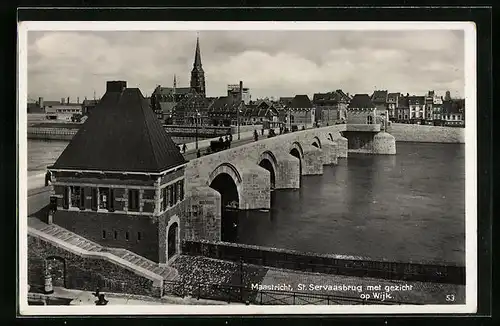 AK Maastricht, St. Servaasbrug met gezicht op Wijk
