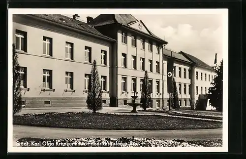 AK Friedrichshafen / Bodensee, Städt. Karl Olga Krankenhaus, Vorderansicht mit flagge